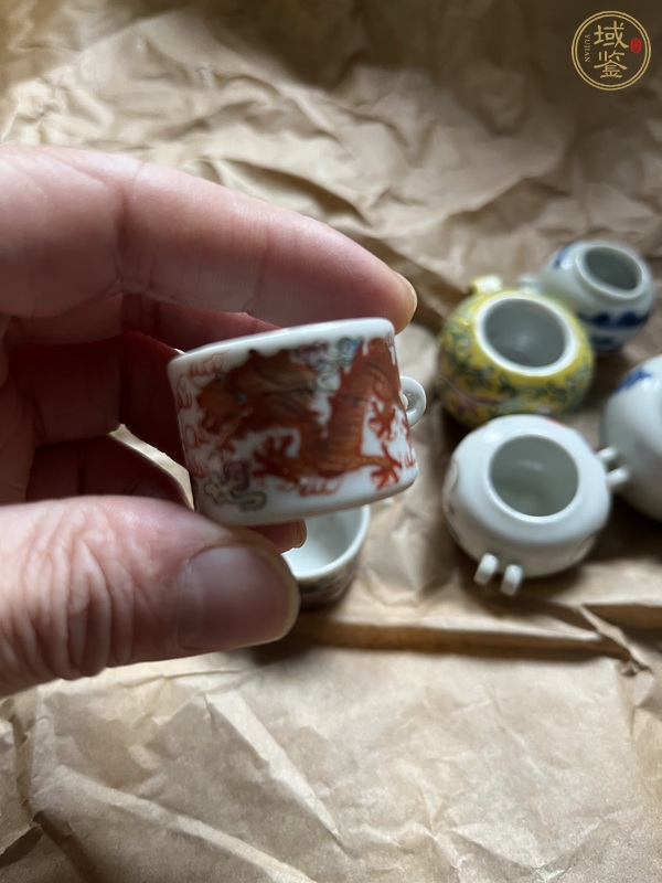 古玩陶瓷龍紋鳥食罐真品鑒賞圖