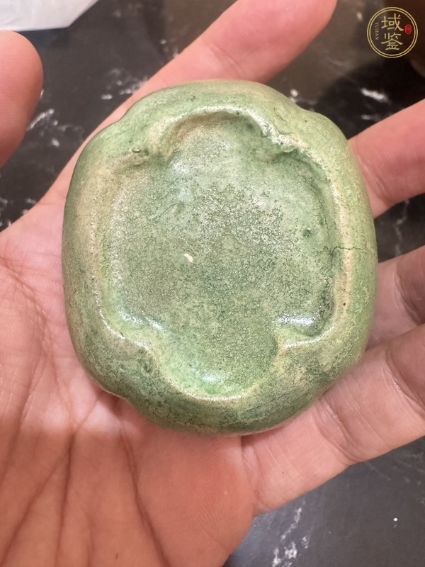 古玩陶瓷龍鳳紋堆塑蓋盒真品鑒賞圖