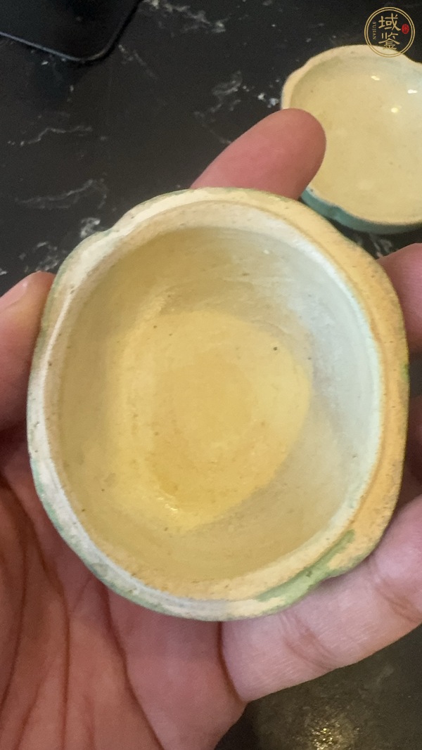 古玩陶瓷龍鳳紋堆塑蓋盒真品鑒賞圖