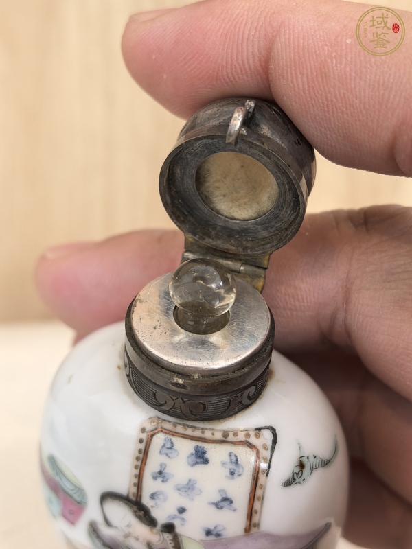 古玩陶瓷清光緒 粉彩美人鼻煙壺真品鑒賞圖