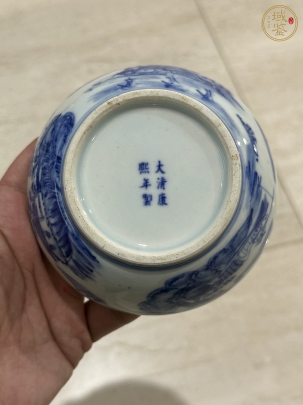 古玩陶瓷亭臺青花蓋盒真品鑒賞圖