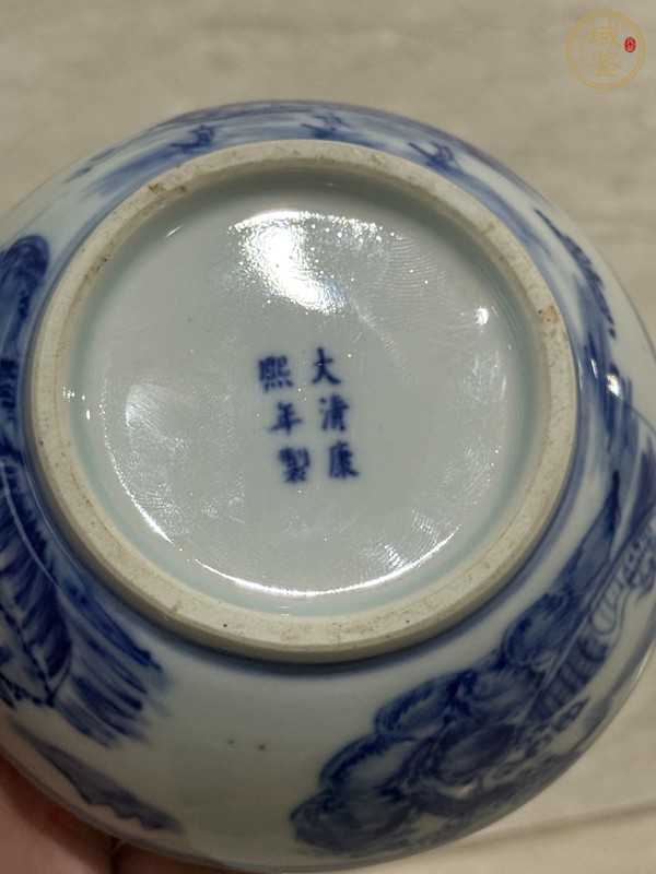 古玩陶瓷亭臺青花蓋盒真品鑒賞圖