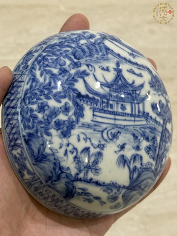 古玩亭臺青花蓋盒真品鑒賞圖