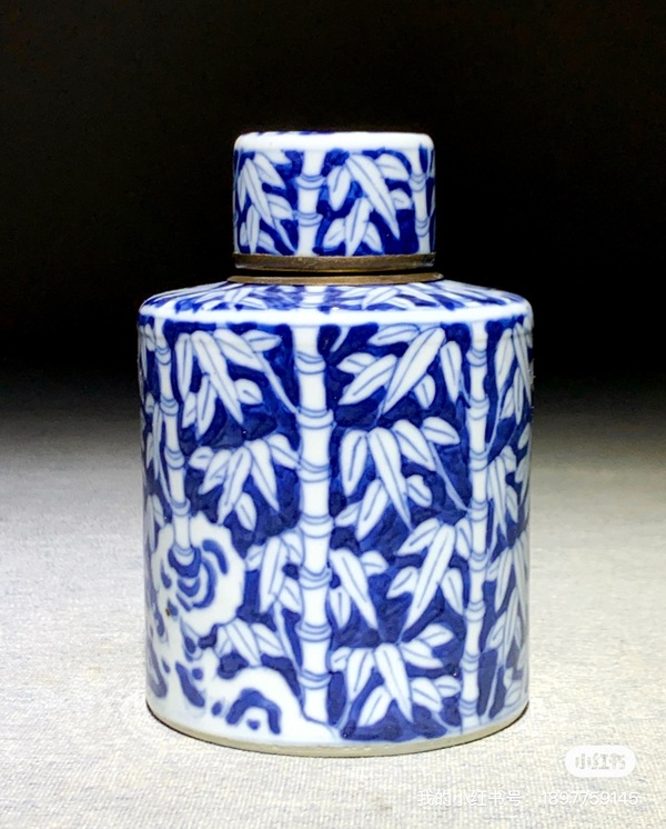 古玩轉(zhuǎn)賣青花留白竹報平安圖茶葉罐拍賣,當(dāng)前價格0元