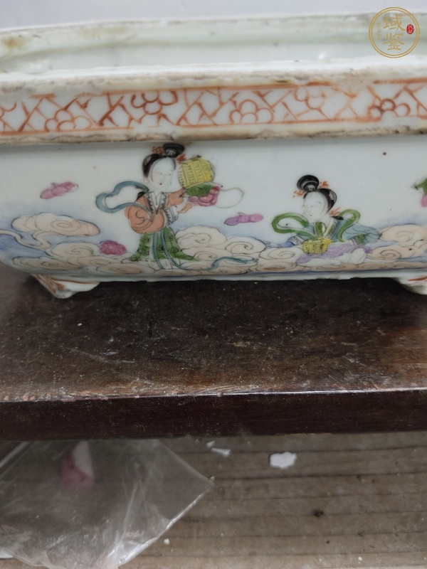 古玩陶瓷粉彩人物四方花盆真品鑒賞圖