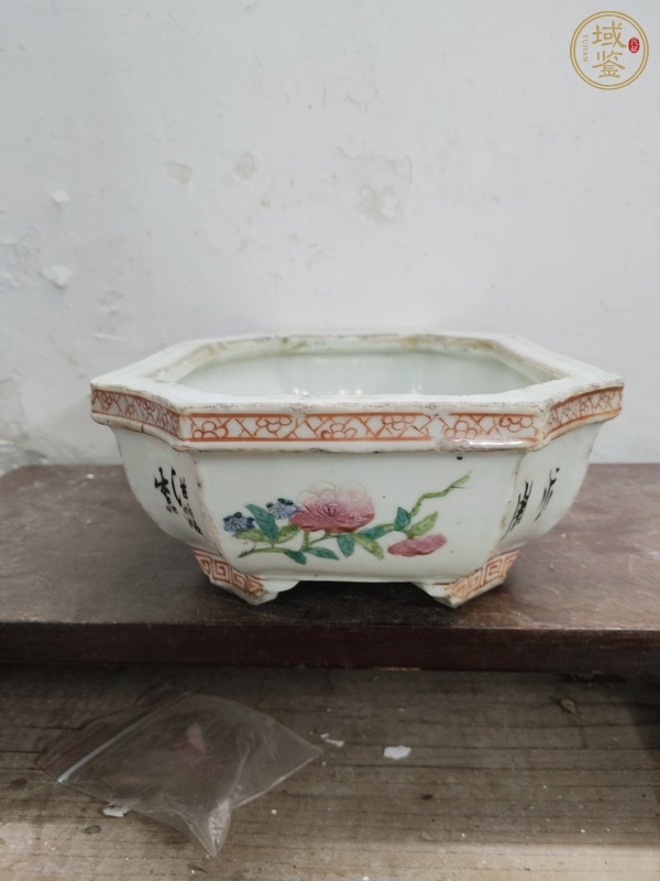 古玩陶瓷粉彩人物四方花盆真品鑒賞圖