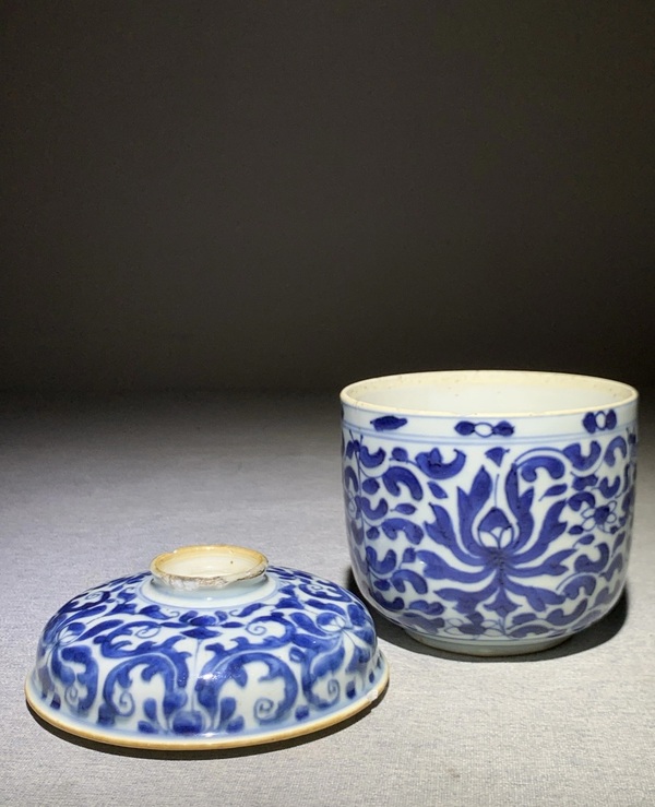 古玩陶瓷青花花卉紋蓋缸拍賣,當前價格3100元