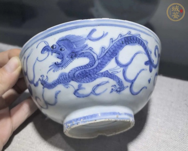 古玩陶瓷青花趕珠龍紋茶碗真品鑒賞圖