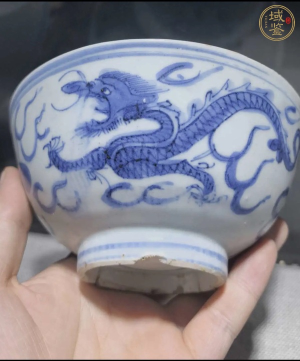 古玩陶瓷青花趕珠龍紋茶碗真品鑒賞圖