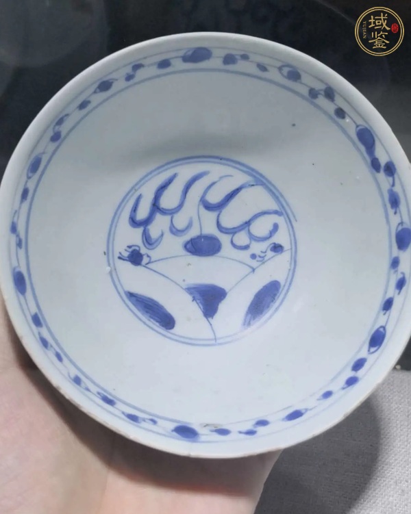古玩陶瓷青花趕珠龍紋茶碗真品鑒賞圖