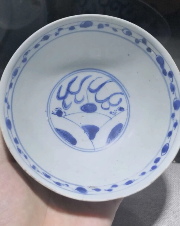古玩陶瓷青花趕珠龍紋茶碗拍賣，當(dāng)前價(jià)格3800元