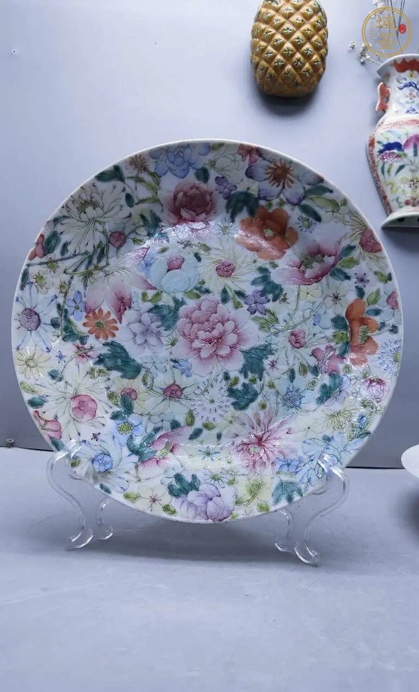 古玩陶瓷粉彩百花不落地紋折沿盤真品鑒賞圖