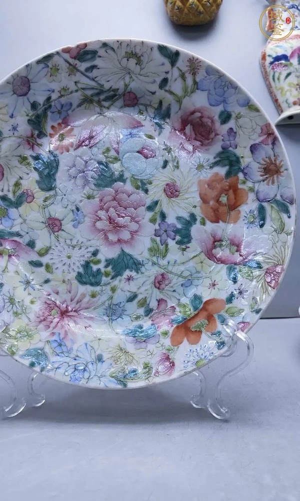 古玩陶瓷粉彩百花不落地紋折沿盤真品鑒賞圖