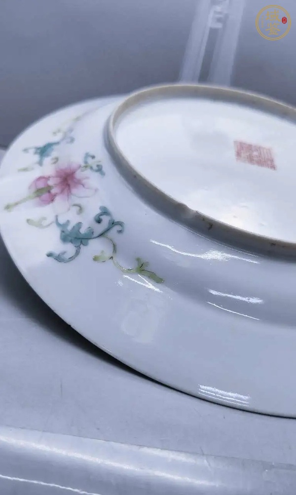 古玩陶瓷粉彩百花不落地紋折沿盤真品鑒賞圖