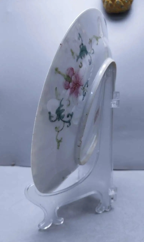 古玩陶瓷粉彩百花不落地紋折沿盤拍賣，當(dāng)前價(jià)格2600元