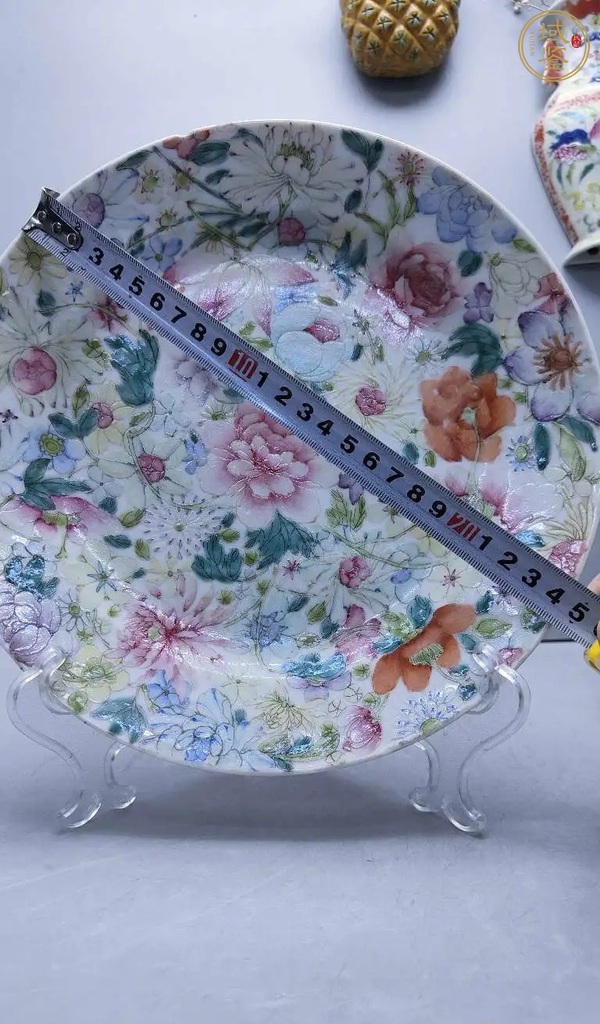 古玩陶瓷粉彩百花不落地紋折沿盤真品鑒賞圖