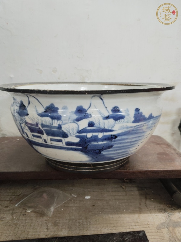 古玩陶瓷清中期青花山水香爐真品鑒賞圖