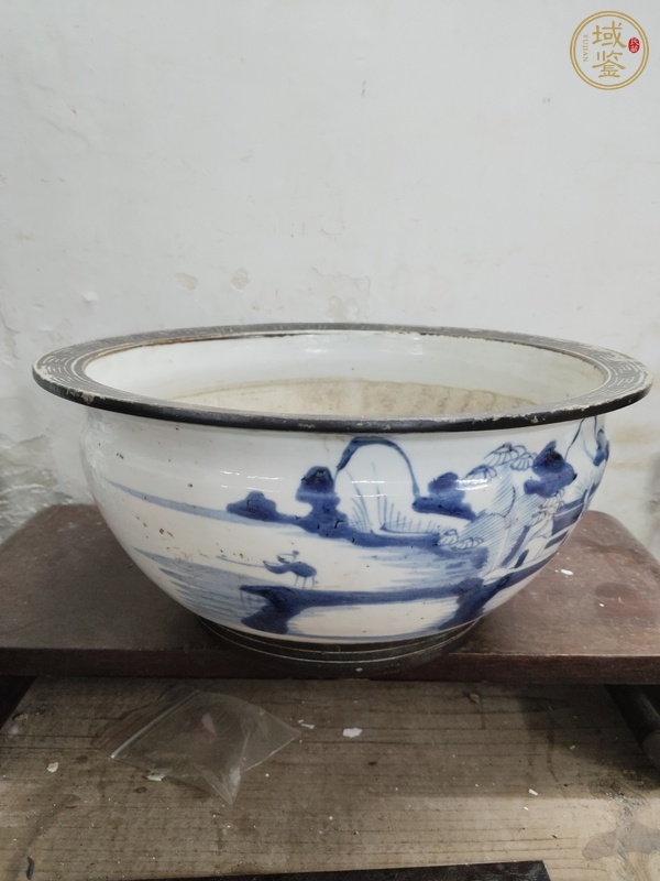 古玩陶瓷清中期青花山水香爐真品鑒賞圖