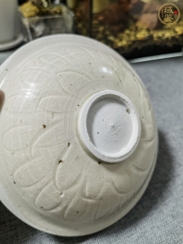 古玩陶瓷青白釉刻仰蓮紋盤真品鑒賞圖