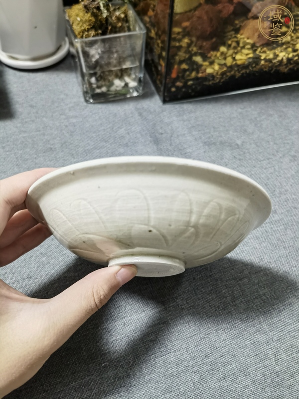 古玩陶瓷青白釉刻仰蓮紋盤真品鑒賞圖