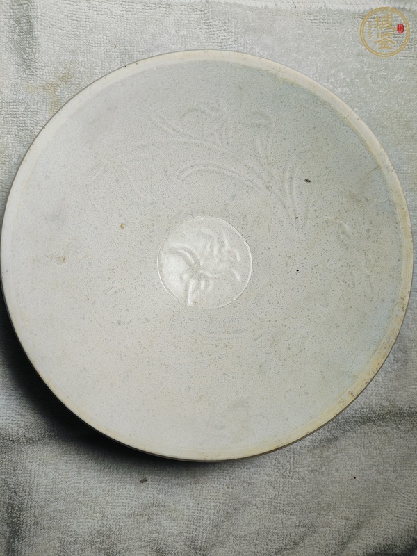 古玩陶瓷青白釉花卉紋面包碗真品鑒賞圖