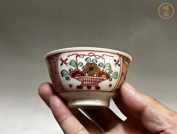 古玩陶瓷花卉紋杯盤真品鑒賞圖