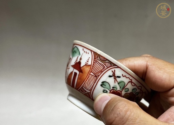古玩陶瓷花卉紋杯盤真品鑒賞圖