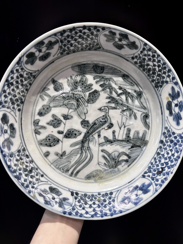 古玩轉(zhuǎn)賣明代青花花鳥紋盤（拍賣，當(dāng)前價(jià)格3700元