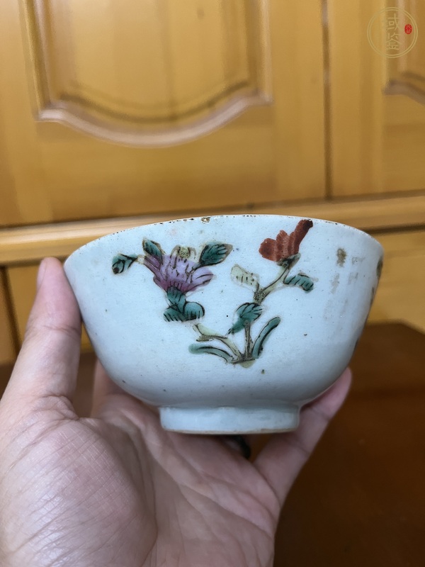 古玩陶瓷四季花卉紋粉彩碗真品鑒賞圖