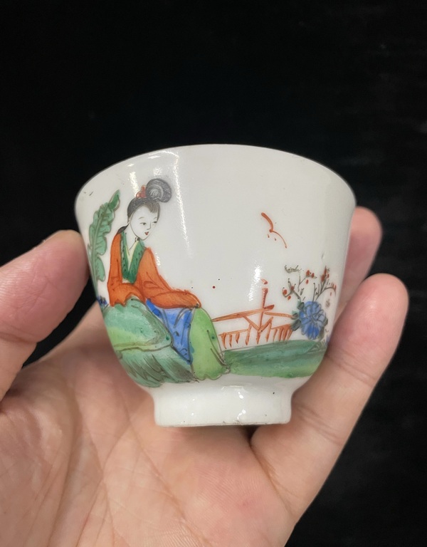 古玩陶瓷粉彩人物杯一對拍賣，當(dāng)前價格388元