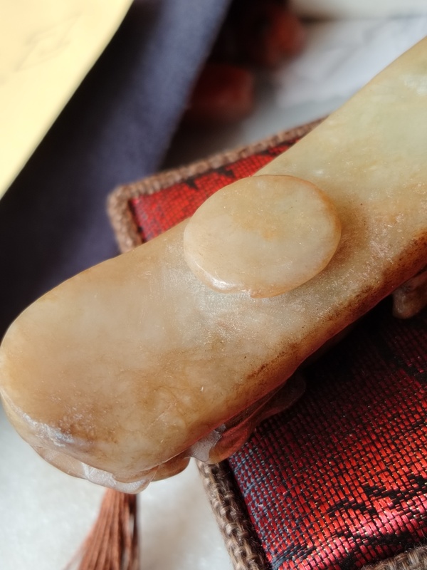 古玩玉器大尺寸岫玉雕“蒼龍教子”帶鉤拍賣，當前價格4999元