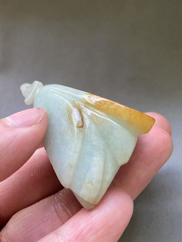 古玩玉器清代翡翠雕“瓜果墜”拍賣，當前價格7800元