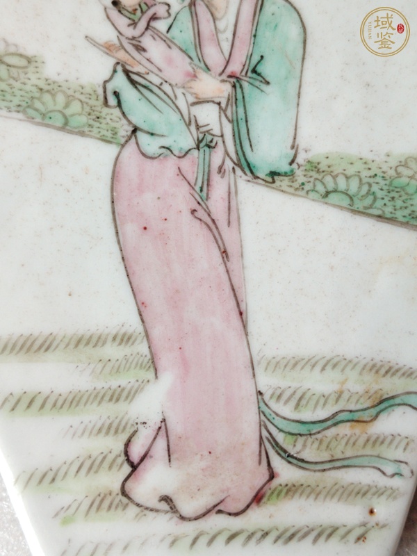 古玩陶瓷粉彩人物瓷板真品鑒賞圖