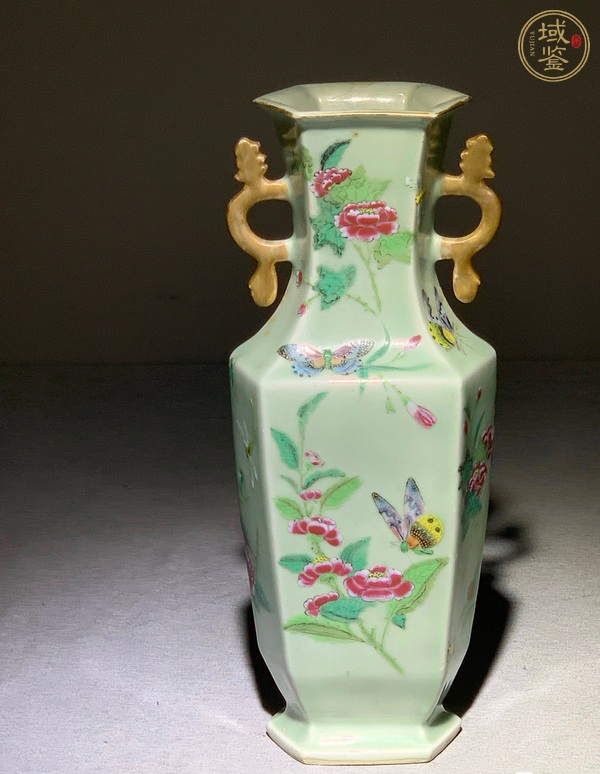 古玩陶瓷清晚期 豆青釉廣彩花卉紋雙耳瓶真品鑒賞圖