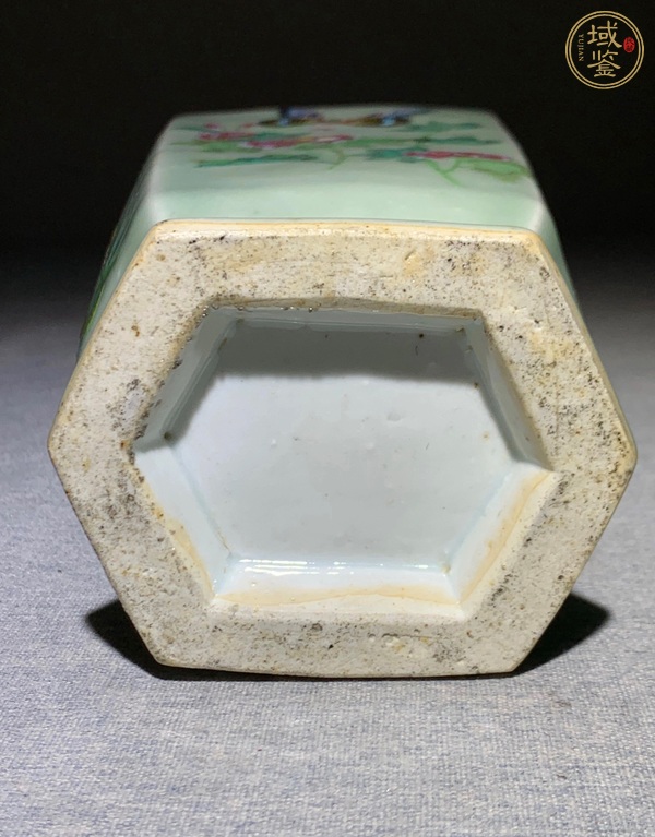 古玩陶瓷清晚期 豆青釉廣彩花卉紋雙耳瓶真品鑒賞圖