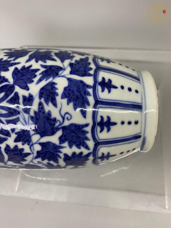 古玩陶瓷花卉紋青花瓶真品鑒賞圖
