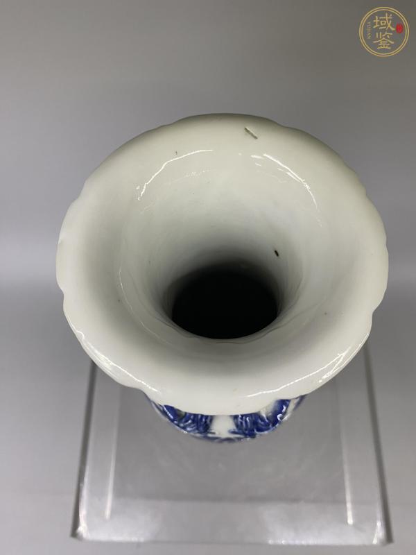 古玩陶瓷花卉紋青花瓶真品鑒賞圖