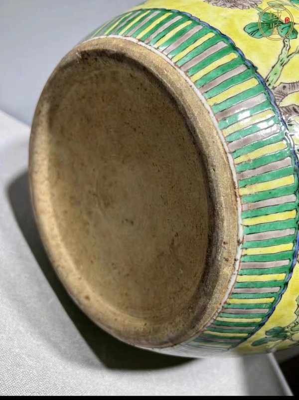 古玩陶瓷黃地五彩花間龍紋缸真品鑒賞圖