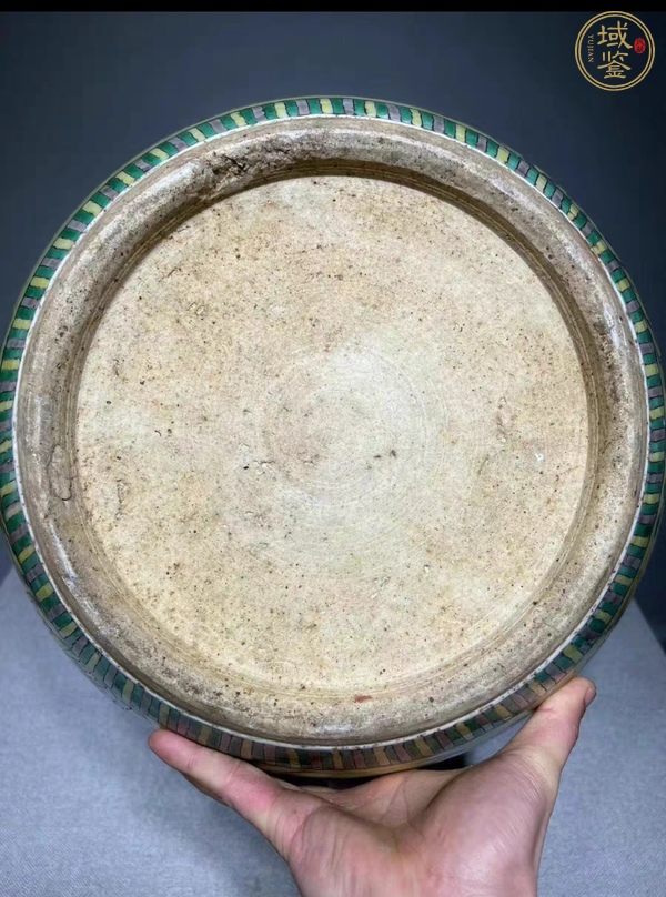 古玩陶瓷黃地五彩花間龍紋缸真品鑒賞圖