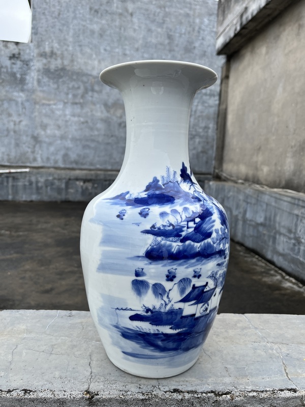 古玩陶瓷青花山水人物紋撇口瓶拍賣，當前價格3500元