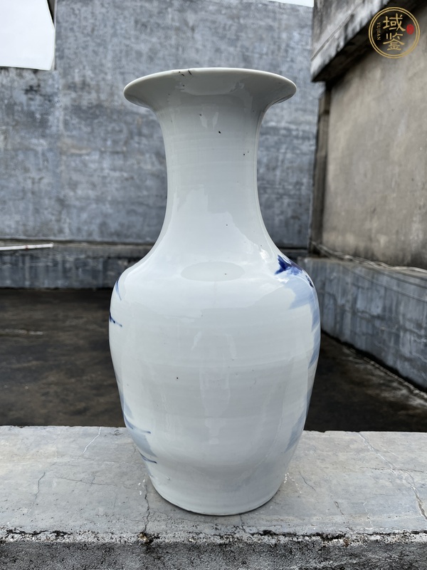 古玩陶瓷青花山水人物紋撇口瓶真品鑒賞圖