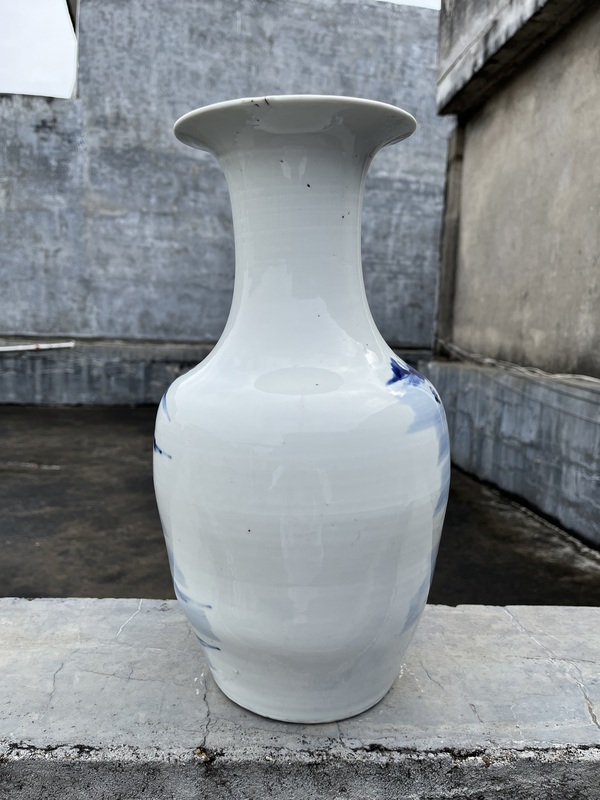 古玩陶瓷青花山水人物紋撇口瓶拍賣，當前價格3500元