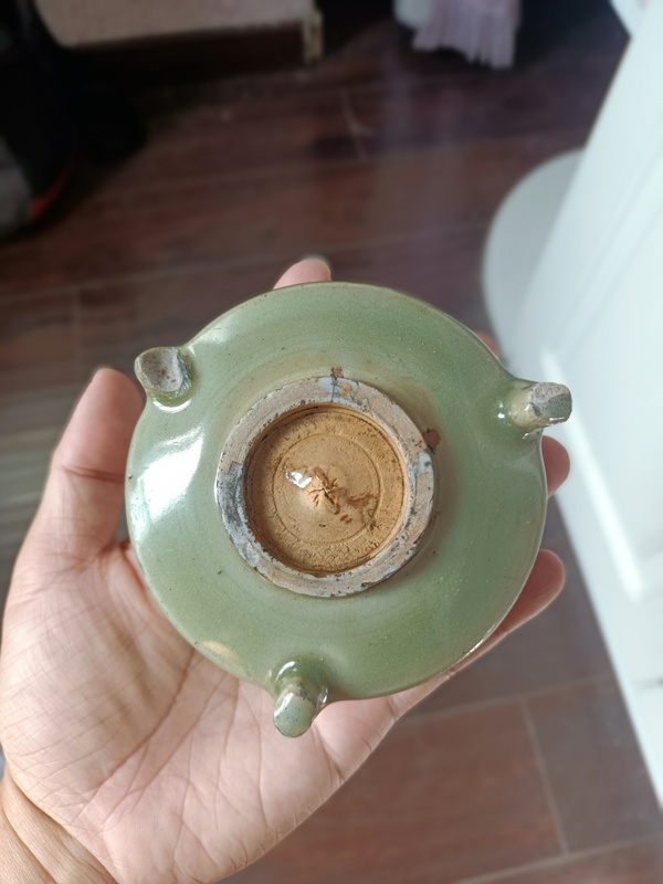 古玩陶瓷龍泉青瓷八卦爐拍賣(mài)，當(dāng)前價(jià)格1888元