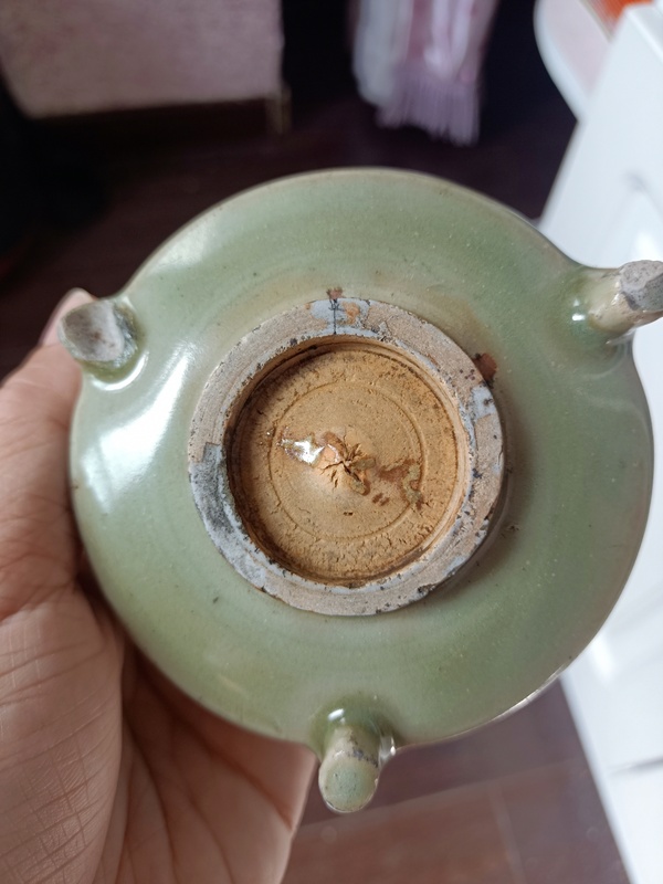 古玩陶瓷龍泉青瓷八卦爐拍賣(mài)，當(dāng)前價(jià)格1888元