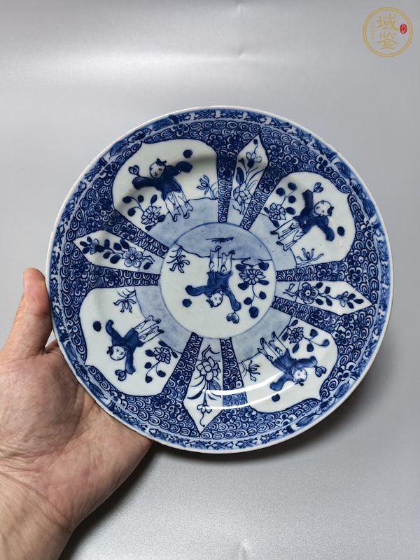 古玩陶瓷嬰戲紋青花盤真品鑒賞圖