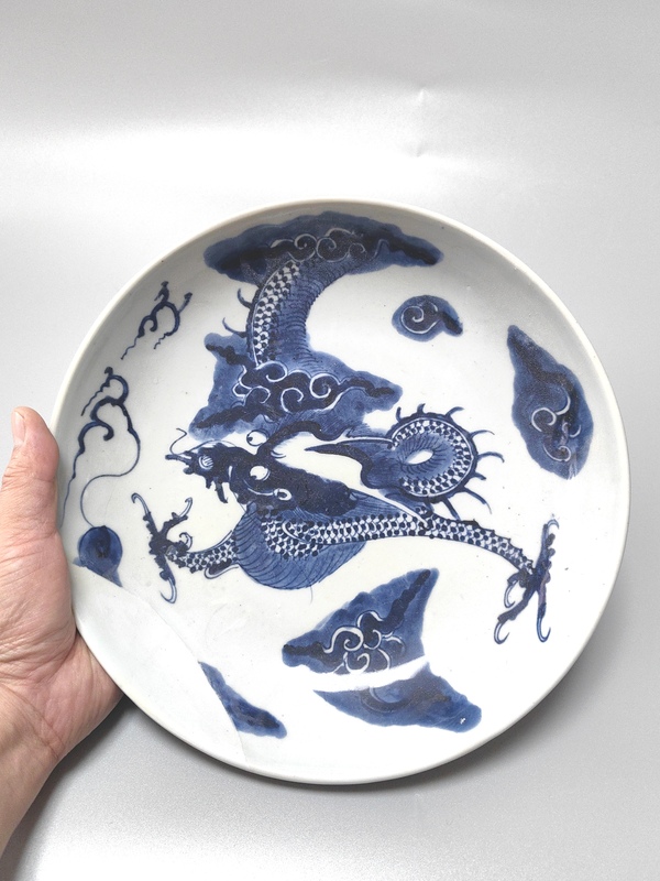 古玩轉(zhuǎn)賣過墻龍紋青花盤拍賣，當(dāng)前價格2500元