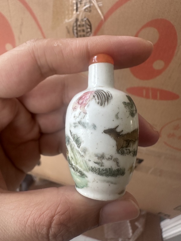 古玩陶瓷粉彩生肖圖鼻煙壺拍賣，當前價格3500元