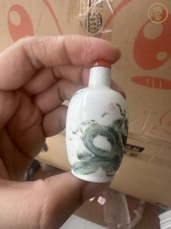 古玩陶瓷粉彩生肖圖鼻煙壺真品鑒賞圖