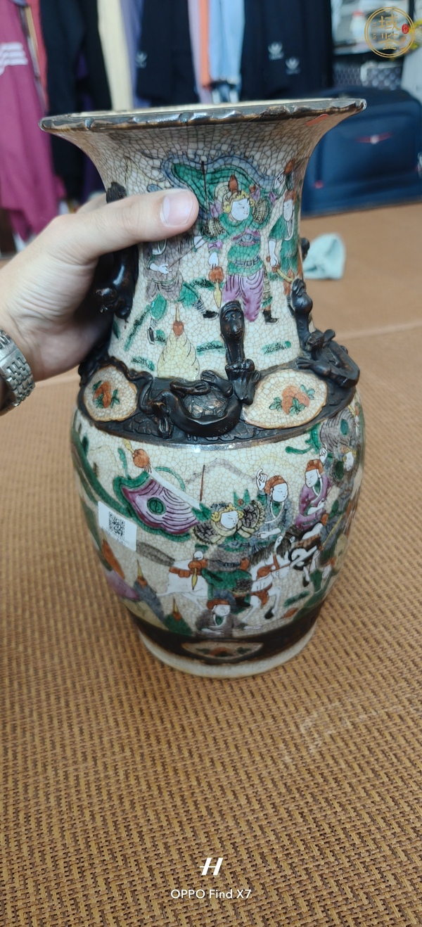 古玩陶瓷 哥釉地鐵銹釉五彩加粉彩刀馬人螭龍獅耳瓶真品鑒賞圖