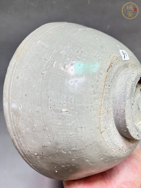 古玩陶瓷龍泉青瓷刻花碗真品鑒賞圖